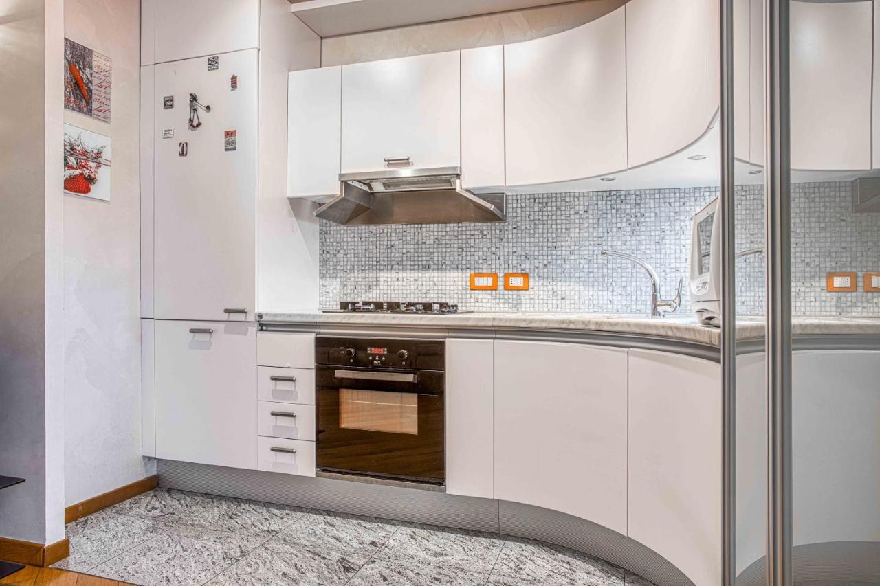 밀라노 Joivy Vibrant Flat With Balcony 아파트 외부 사진
